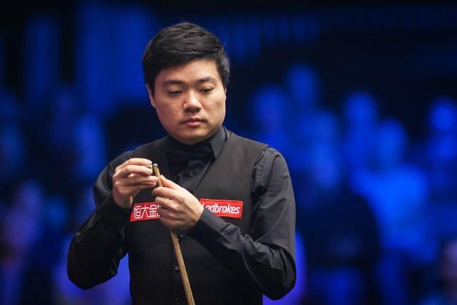 居二线的态 居二线的态