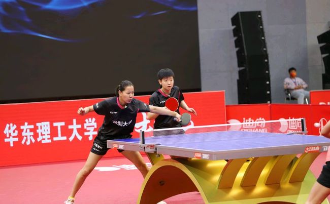 他与搭档陈 他与搭档陈