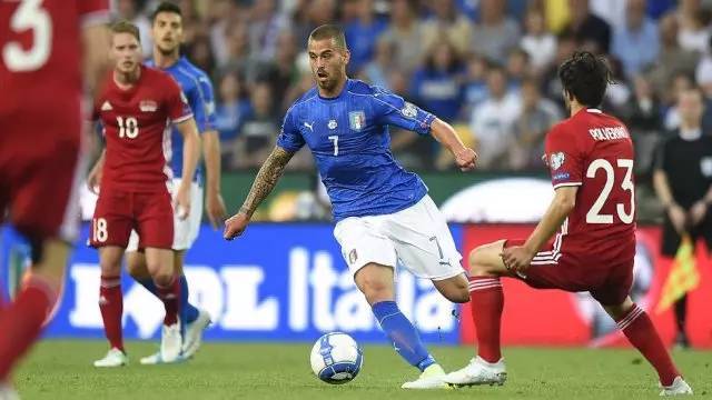 国跳水的人 国跳水的人